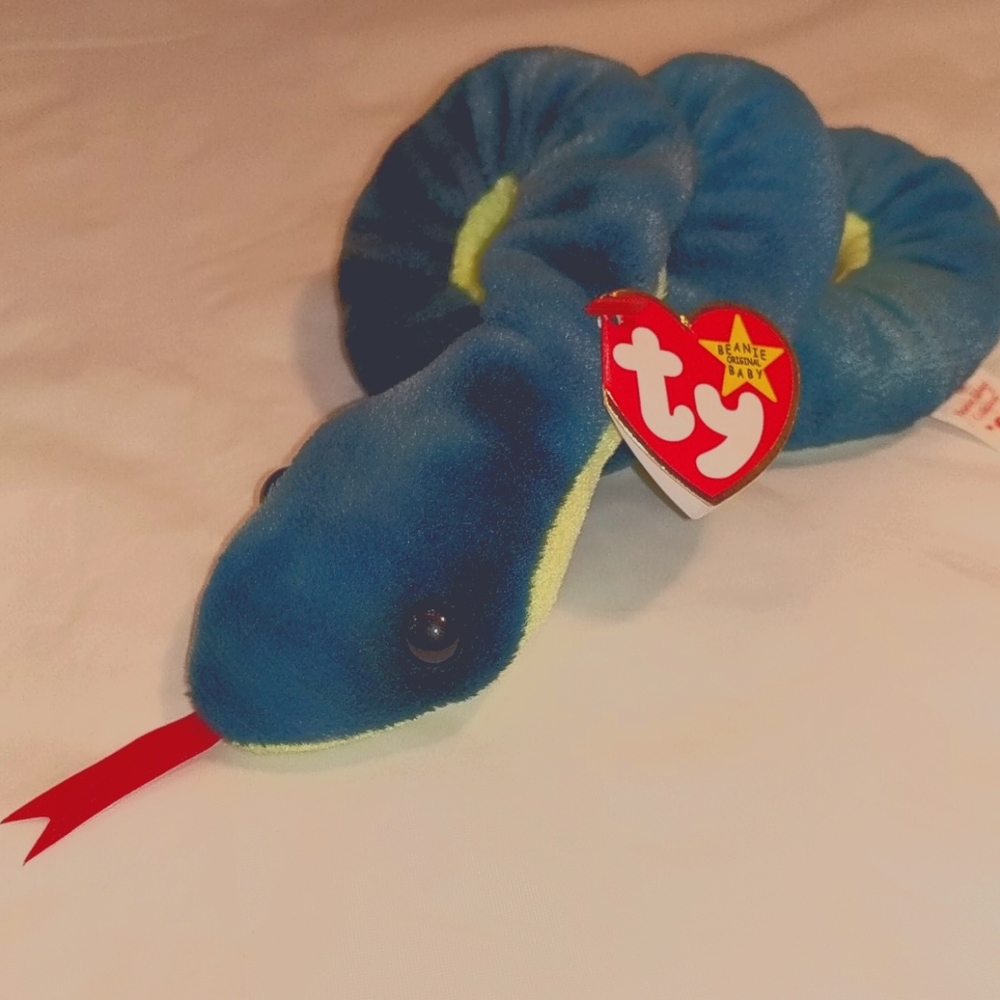 Beanie Baby.  Hissy the snake